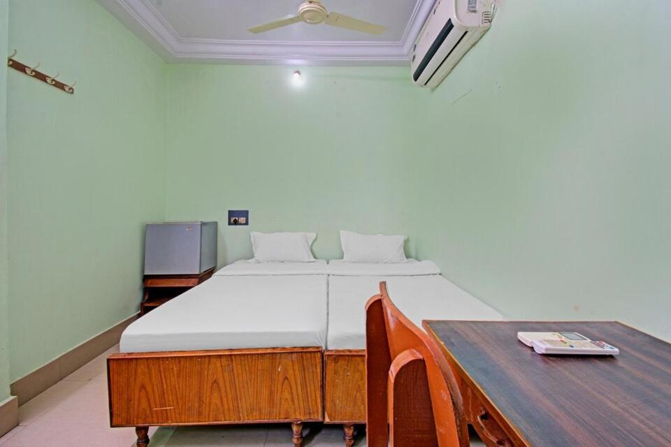 Decent Residency Hotel คาคินาดา ภายนอก รูปภาพ